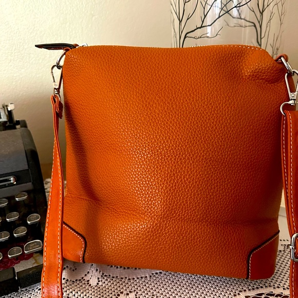 Beautiful camel color crossbody bag - Picture 3 of 10